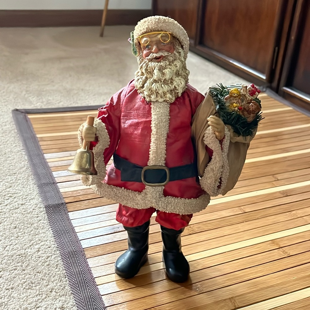 Possible Dreams Clothtiques Santa w/bell and bag of presents
